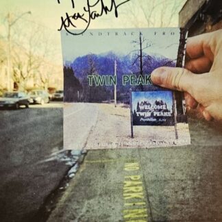 Kyle MacLachlan as Special Agent Dale Cooper in "Twin Peaks" - 10" x 8" autographed photo with COA