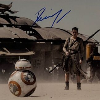 Daisy Ridley as Rey in Star Wars – Signed 8" x 10" Photo with COA