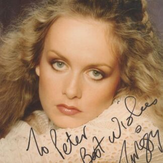 Twiggy 1960s Fashion Icon – Signed 8″ x 10″ Photo with COA