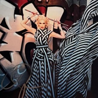 Gwen Stefani – signed 10"x8" photo with COA