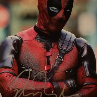 Ryan Reynolds as Deadpool – signed 10"x8" photo with COA
