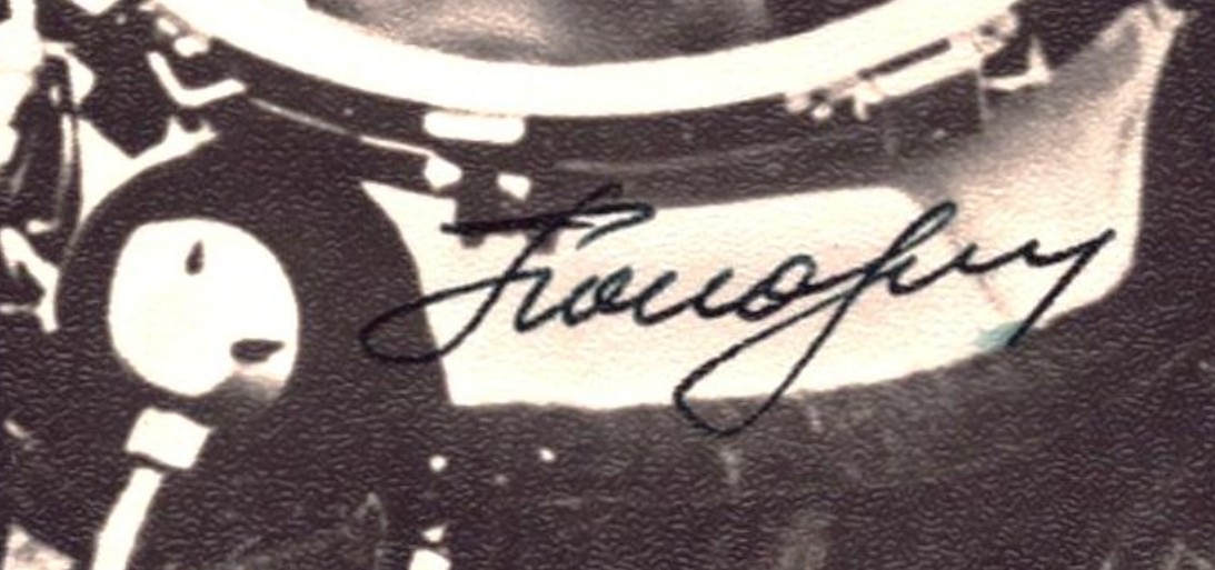 Pavel Popovich in Vostok 4 - signed 5"x4" photo with COA