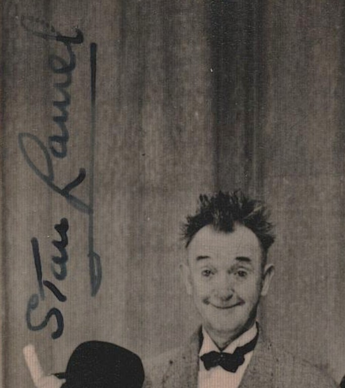 Laurel and Hardy – signed 5,5"x3,5" photo with COA