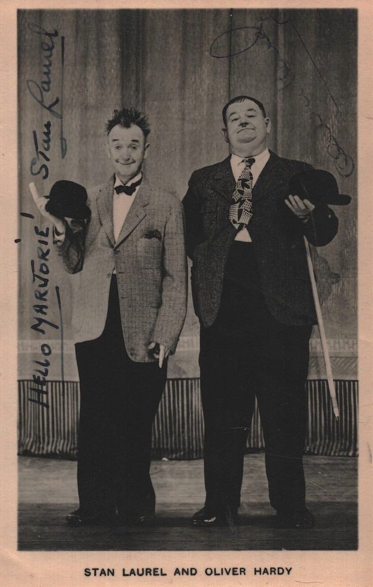 Laurel and Hardy – signed 5,5"x3,5" photo with COA