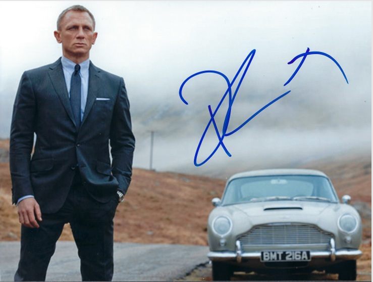 Daniel Craig as James Bond – signed 10"x8" photo with COA