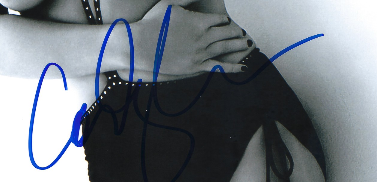 Courtney Love – signed 10"x8" photo with COA