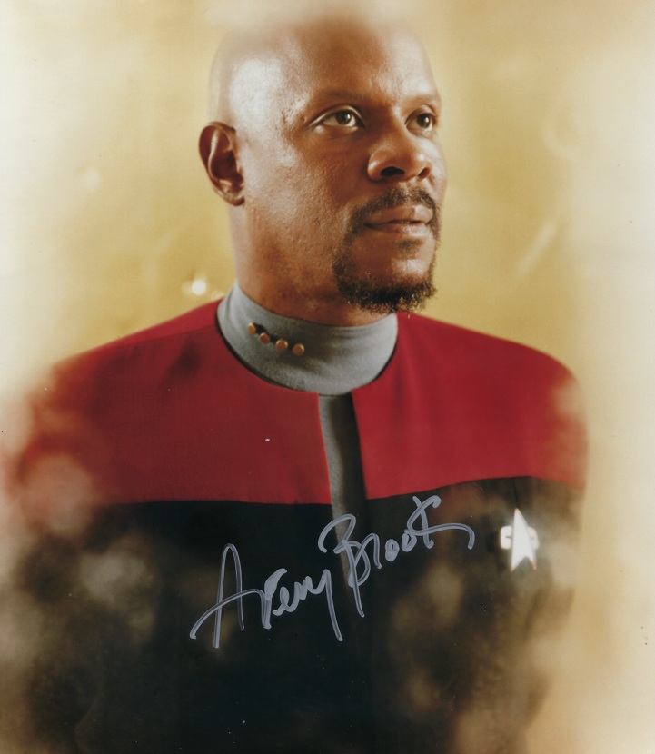 Avery Brooks as Captain Sisko in Star Trek Deep Space Nine – signed 10"x8" photo with COA