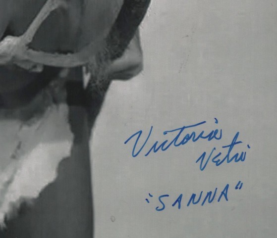 Vittoria Vetri as Sanna in When Dinosaurs Ruled the Earth (1970) - signed 10"x8" photo with COA