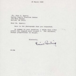Linus Pauling 2 times Nobel Prize winning scientist - signed letter on Vitamine C with COA