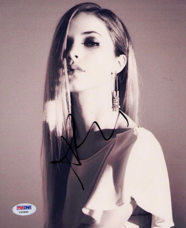 Alexis Knapp - signed 10"x8" photo with PSA DNA authentication