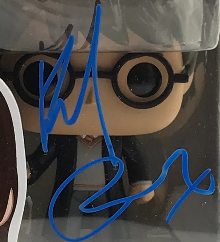Daniel Radcliffe as Harry Potter in Harry Potter - signed funko pop #01 - with COA