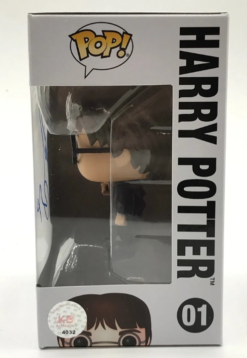 Daniel Radcliffe as Harry Potter in Harry Potter - signed funko pop #01 - with COA