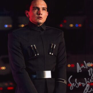Sebastian Armesto as Lieutenant Gorn in Star Wars