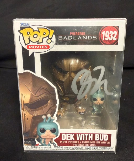 Dimitrius Schuster-Koloamatangi as Dek (with Bud) in Predator