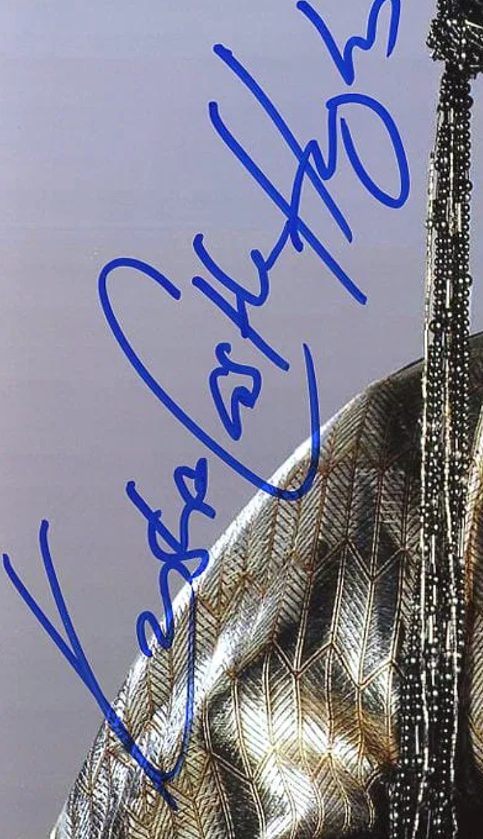 Keisha Castle-Hughes as Queen Apailana in Star Wars: Episode III – Revenge of the Sith - signed 10"x8" photo