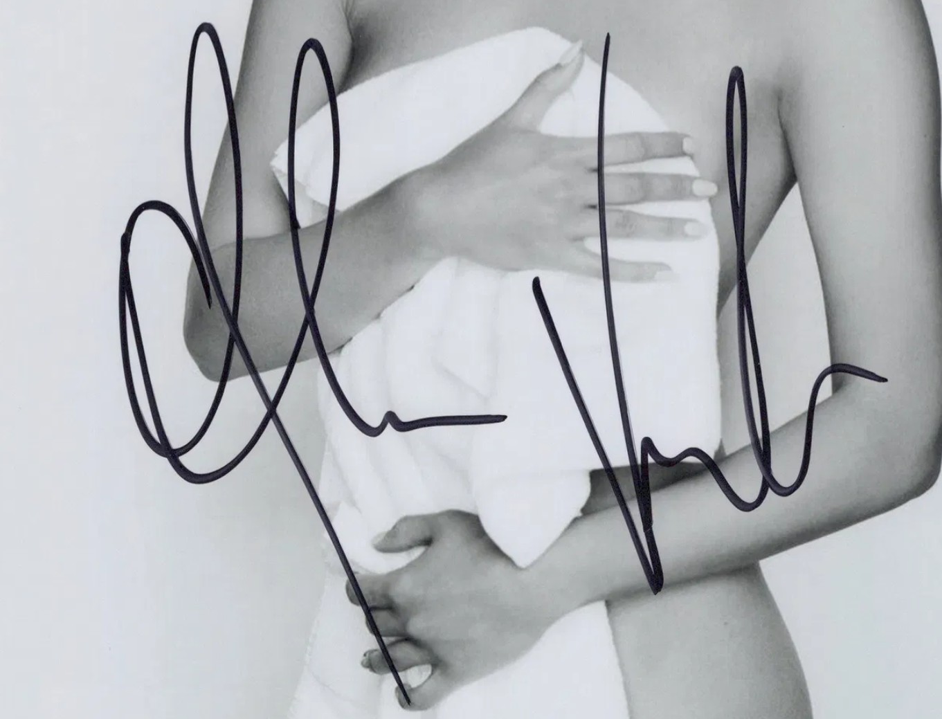 Alicia Vikander known from Tomb Raider, Jason Bourne and Ex Machina - signed 10"x8" photo